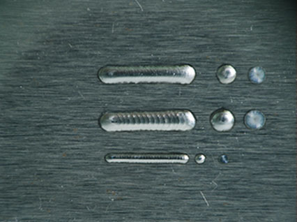 <a href='http://m.335810.com/product/3.htm' class='text_a'>模具激光焊機(jī)</a>修復(fù)鏡面模具效果